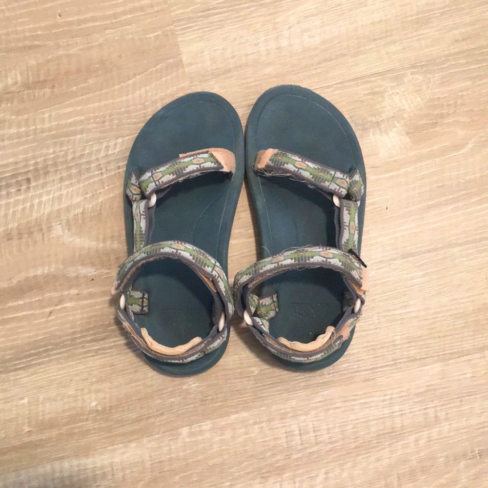 Size 4 tevas great condition!